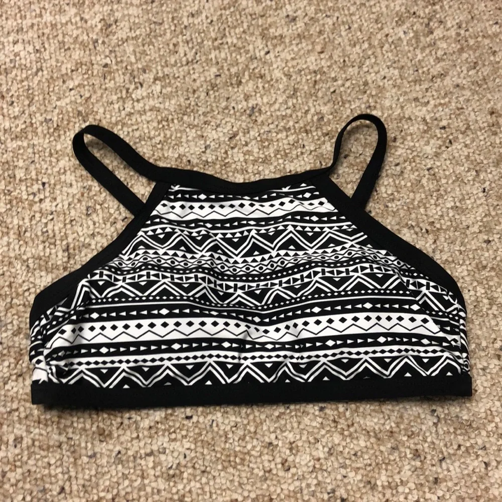 NWOT Boho Aztec Bikini Top Small